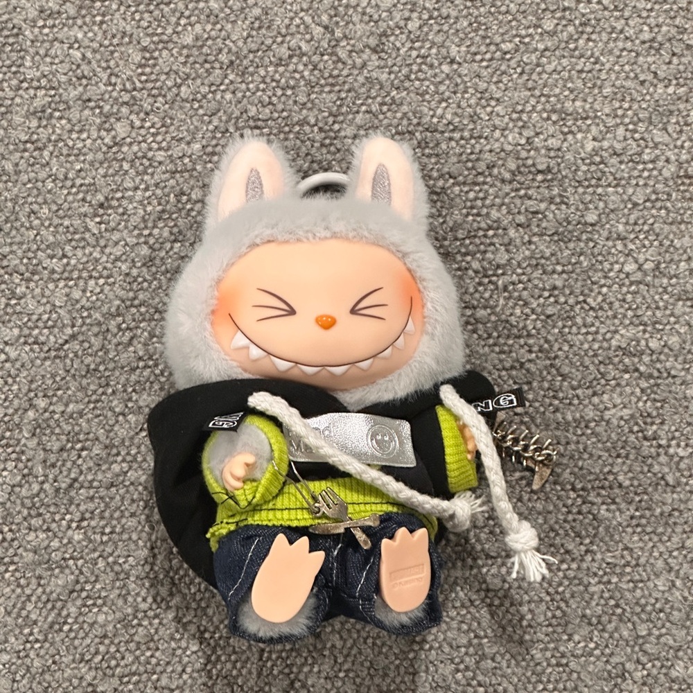 THE MONSTERS - Have a Seat Vinyl Plush Hehe